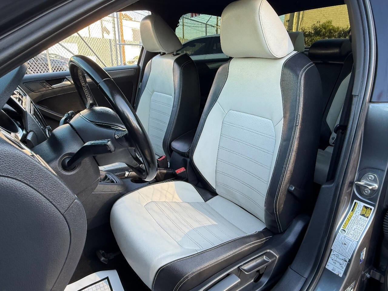 Used 2016 Volkswagen Jetta Sport w/ Lighting Package image 10