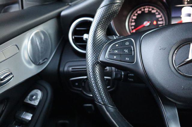 Used 2019 Mercedes-Benz GLC 300 4MATIC image 32