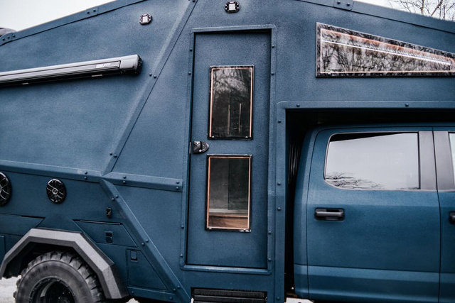 Used 2022 Ford F550 4x4 Crew Cab Super Duty w/ Power Equipment Group image 97