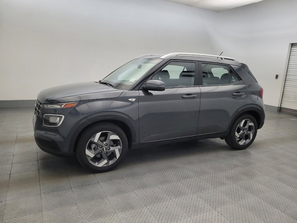 Used 2025 Hyundai Venue SEL FWD image 2
