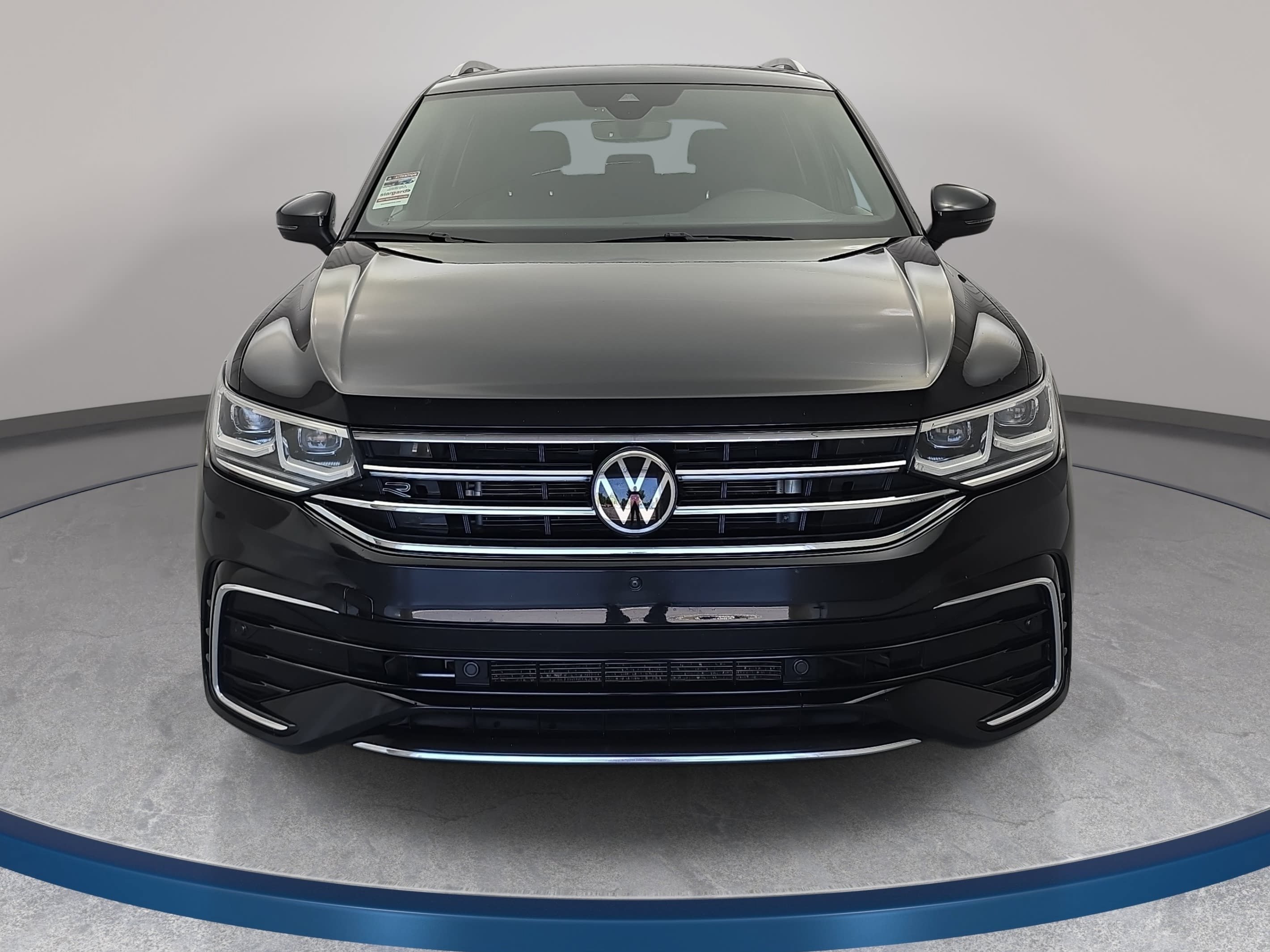Certified 2023 Volkswagen Tiguan SEL R-Line AWD/4WD image 2