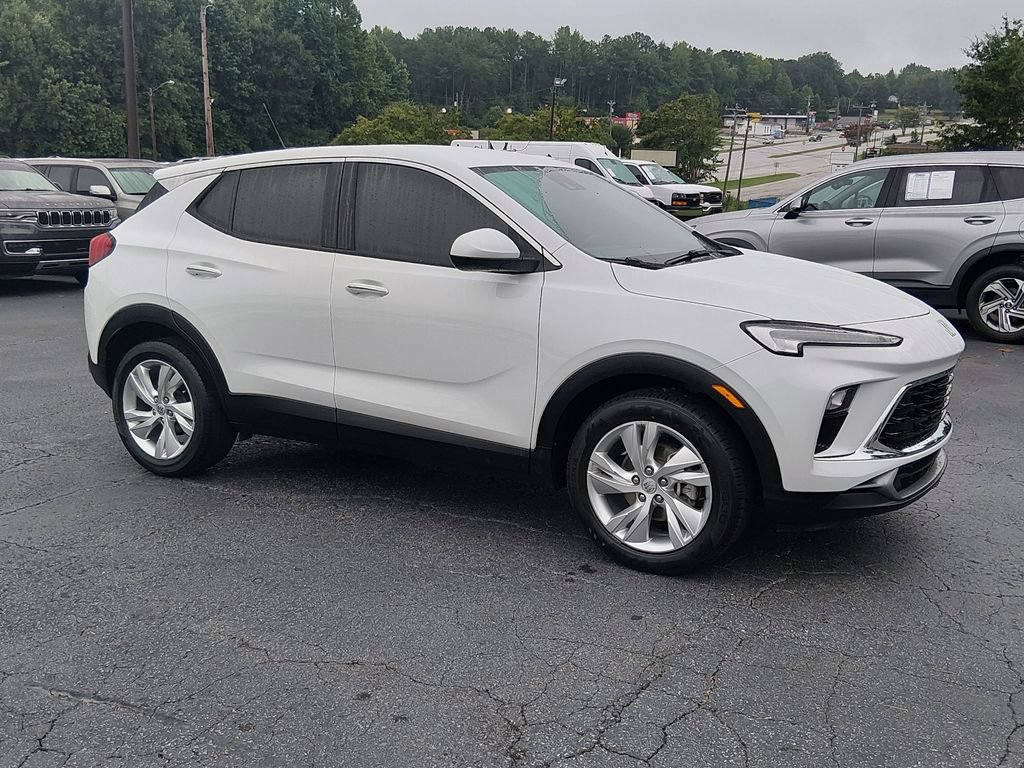 Used 2024 Buick Encore GX Preferred FWD image 2