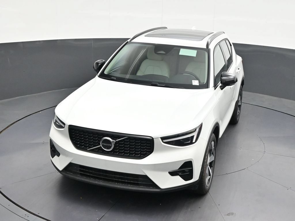 New 2026 Volvo XC40 B5 Plus w/ Protection Package Premier AWD/4WD image 20