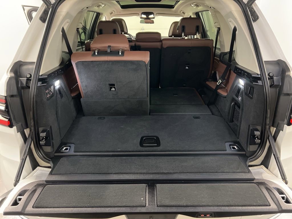 Used 2023 BMW X7 xDrive40i w/ Premium Package image 42