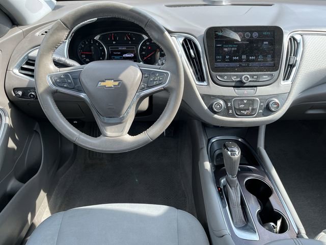 Used 2017 Chevrolet Malibu LT FWD image 13