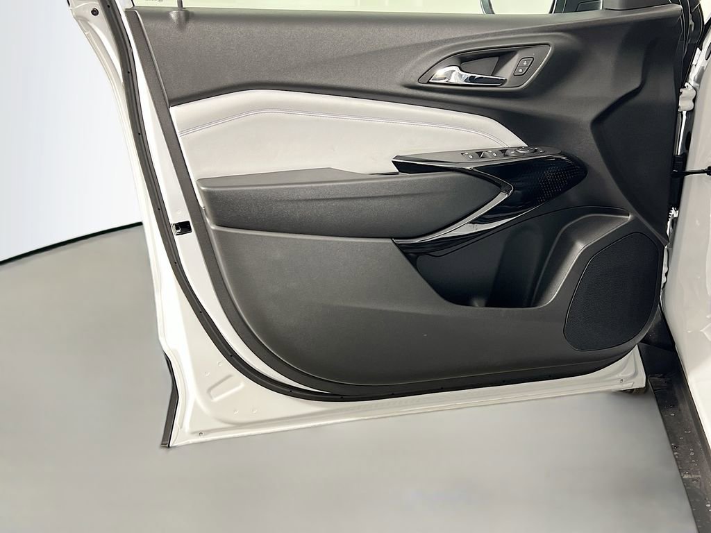 New 2026 Chevrolet Trax LT image 17