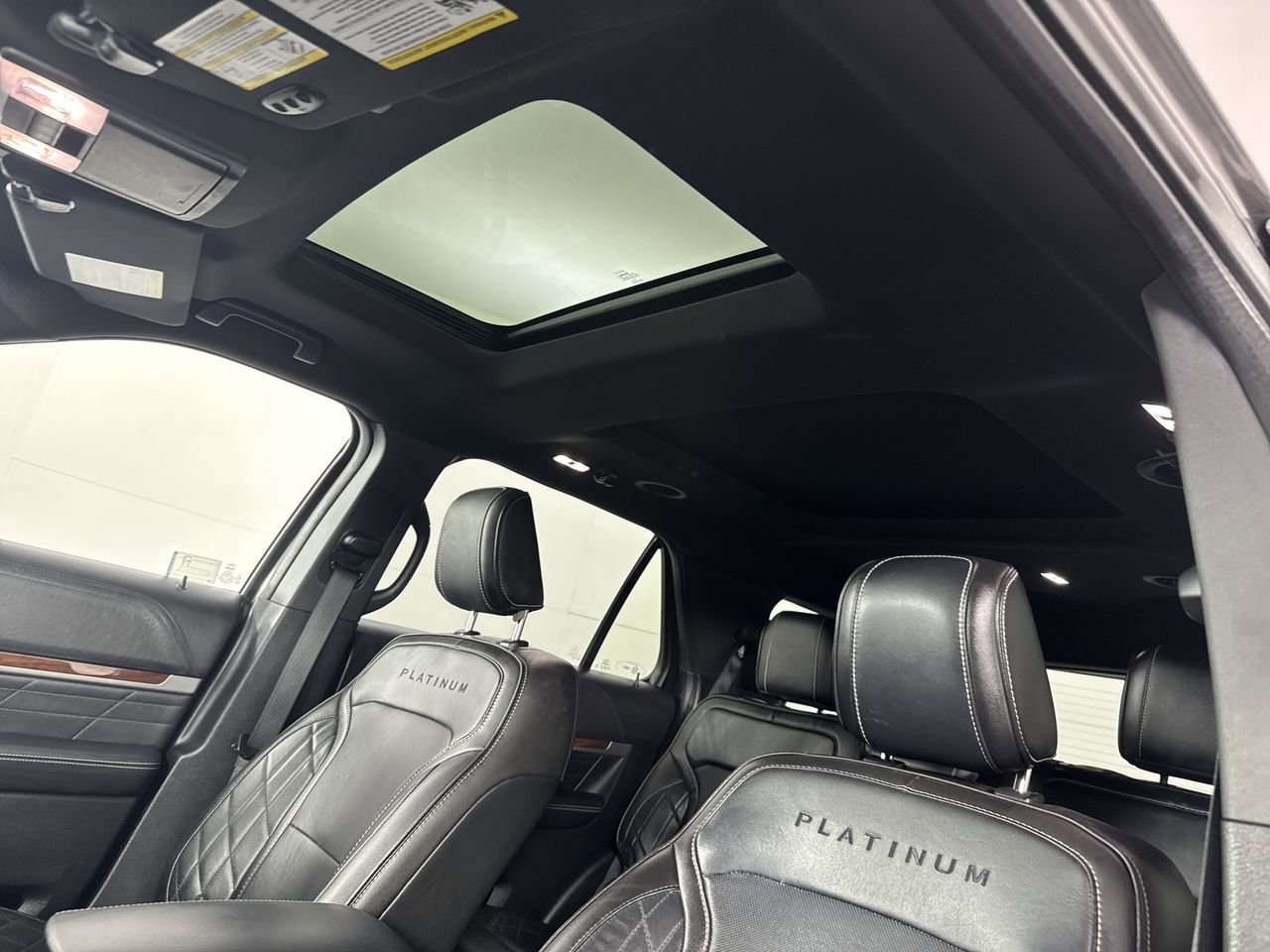 Used 2018 Ford Explorer Platinum AWD/4WD image 15