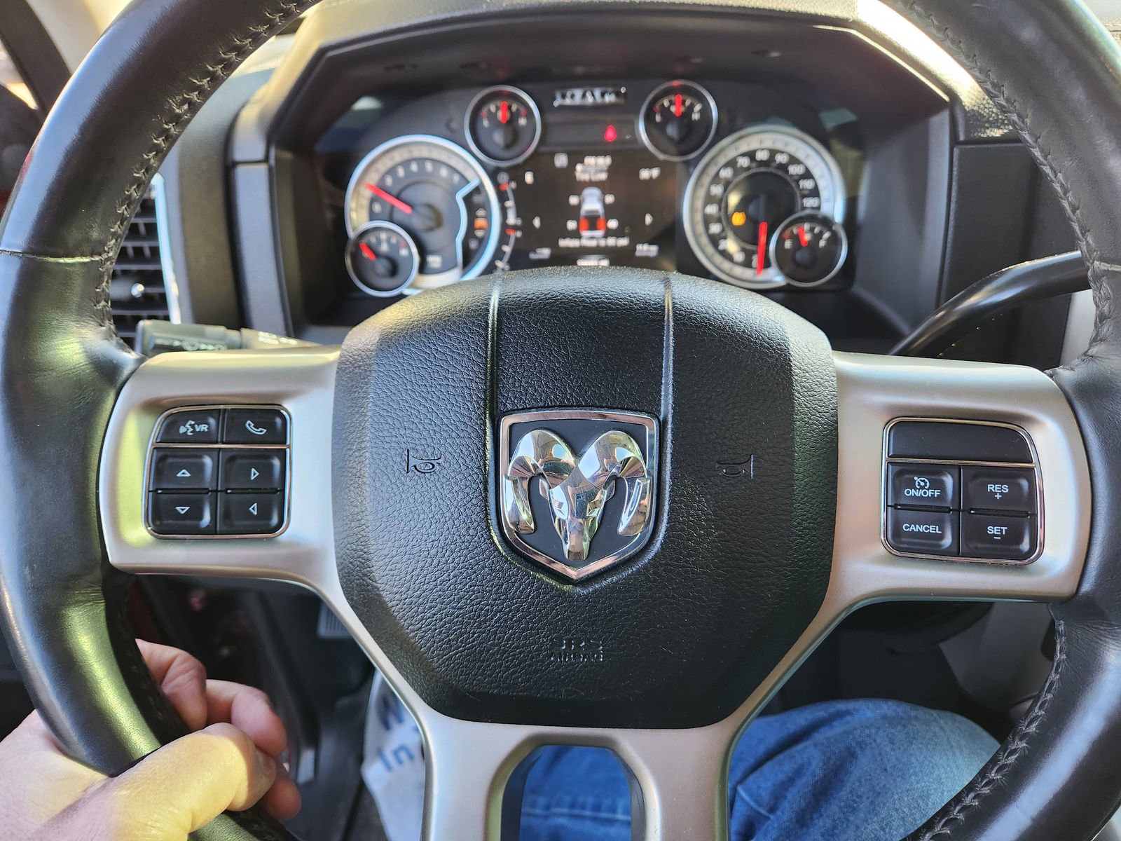 Used 2016 RAM 2500 Laramie w/ Convenience Group image 26