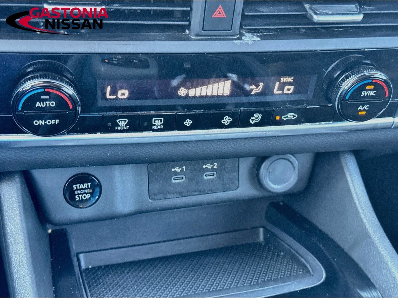 Used 2025 Nissan Rogue SV FWD image 18