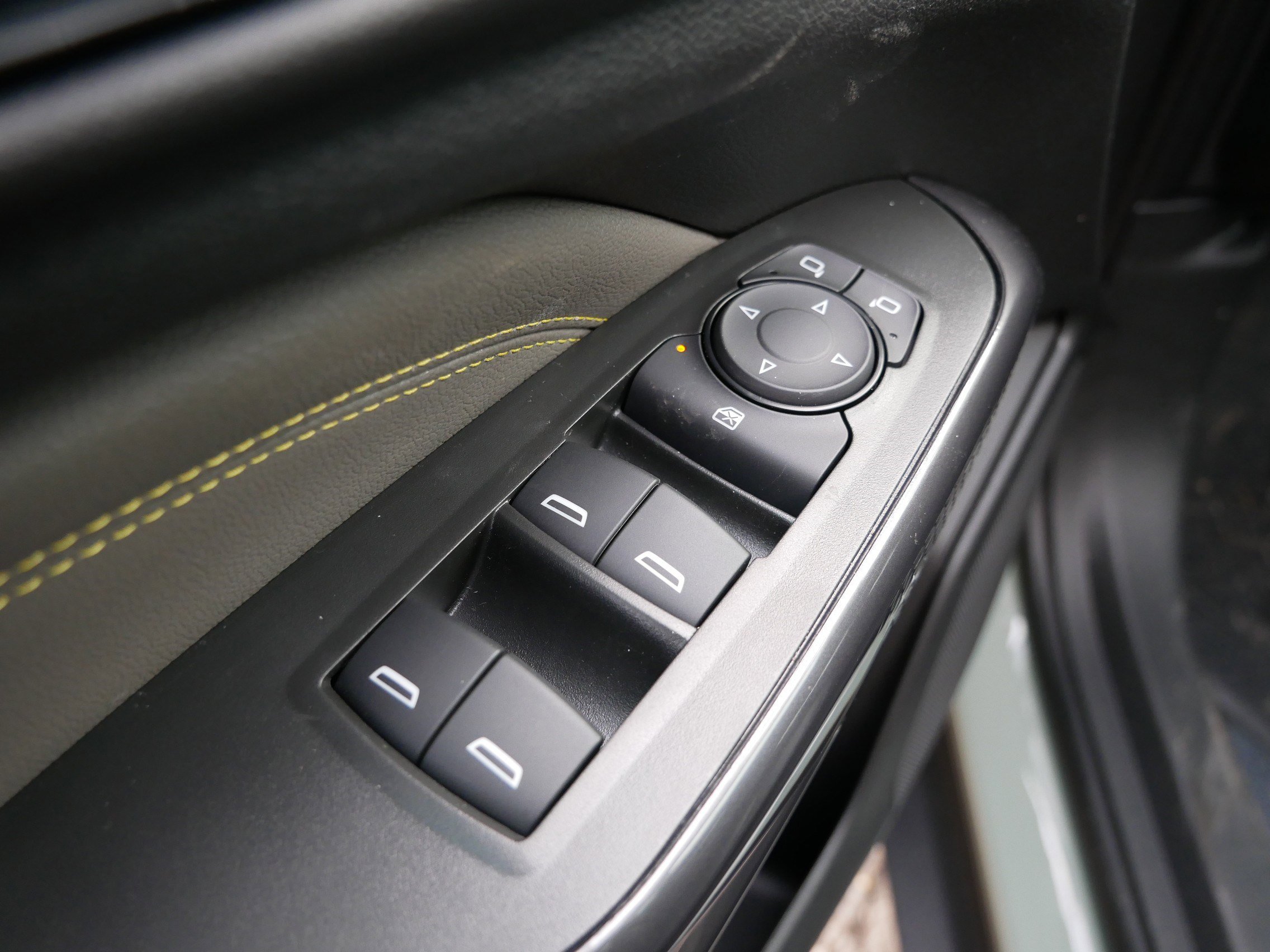 New 2026 Chevrolet Trax ACTIV w/ Sunroof Package image 16