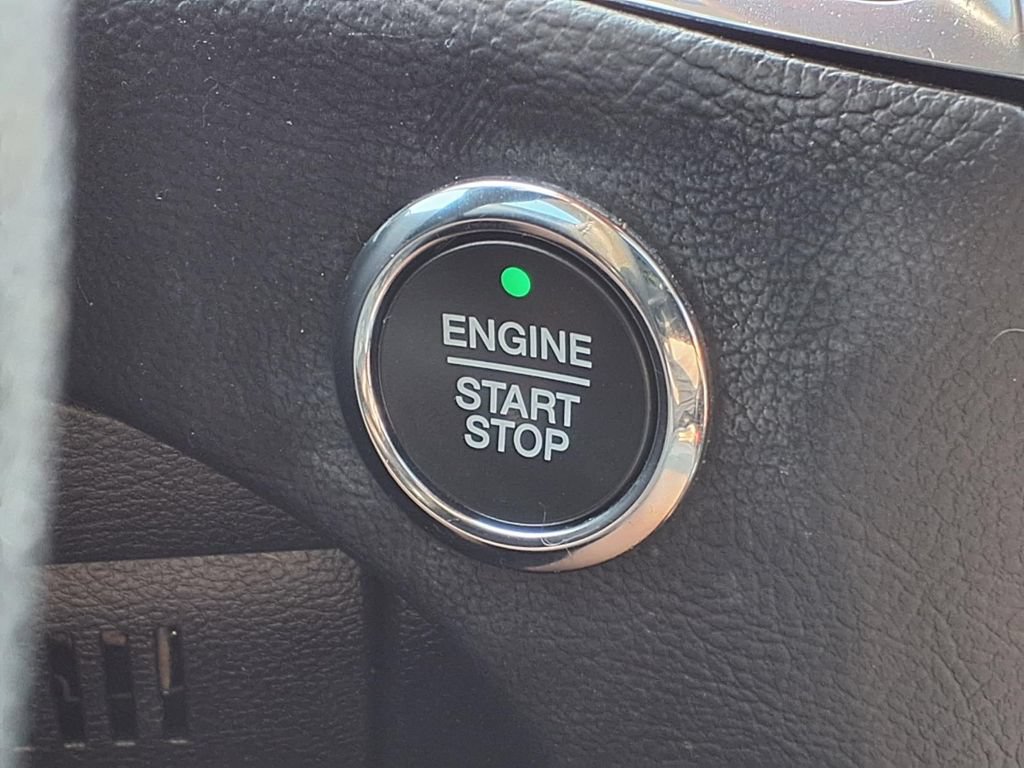 Used 2019 Ford Edge Titanium FWD image 15