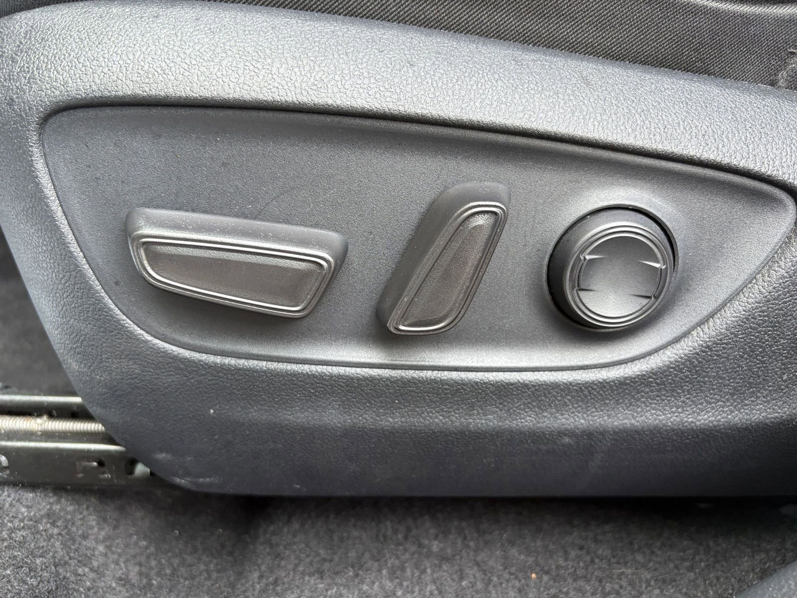 Used 2024 Toyota RAV4 XLE image 23