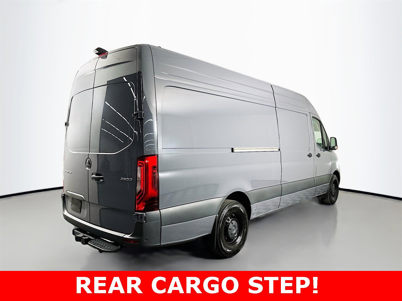 Used 2024 Mercedes-Benz Sprinter 2500 image 7