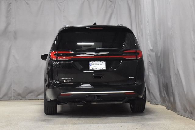 New 2026 Chrysler Pacifica Pinnacle w/ Trailer Tow Group image 8