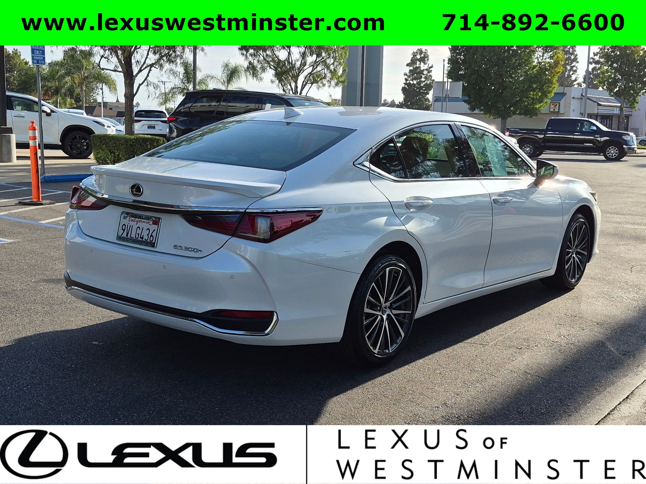 Certified 2025 Lexus ES 300h w/ Premium Package FWD image 8
