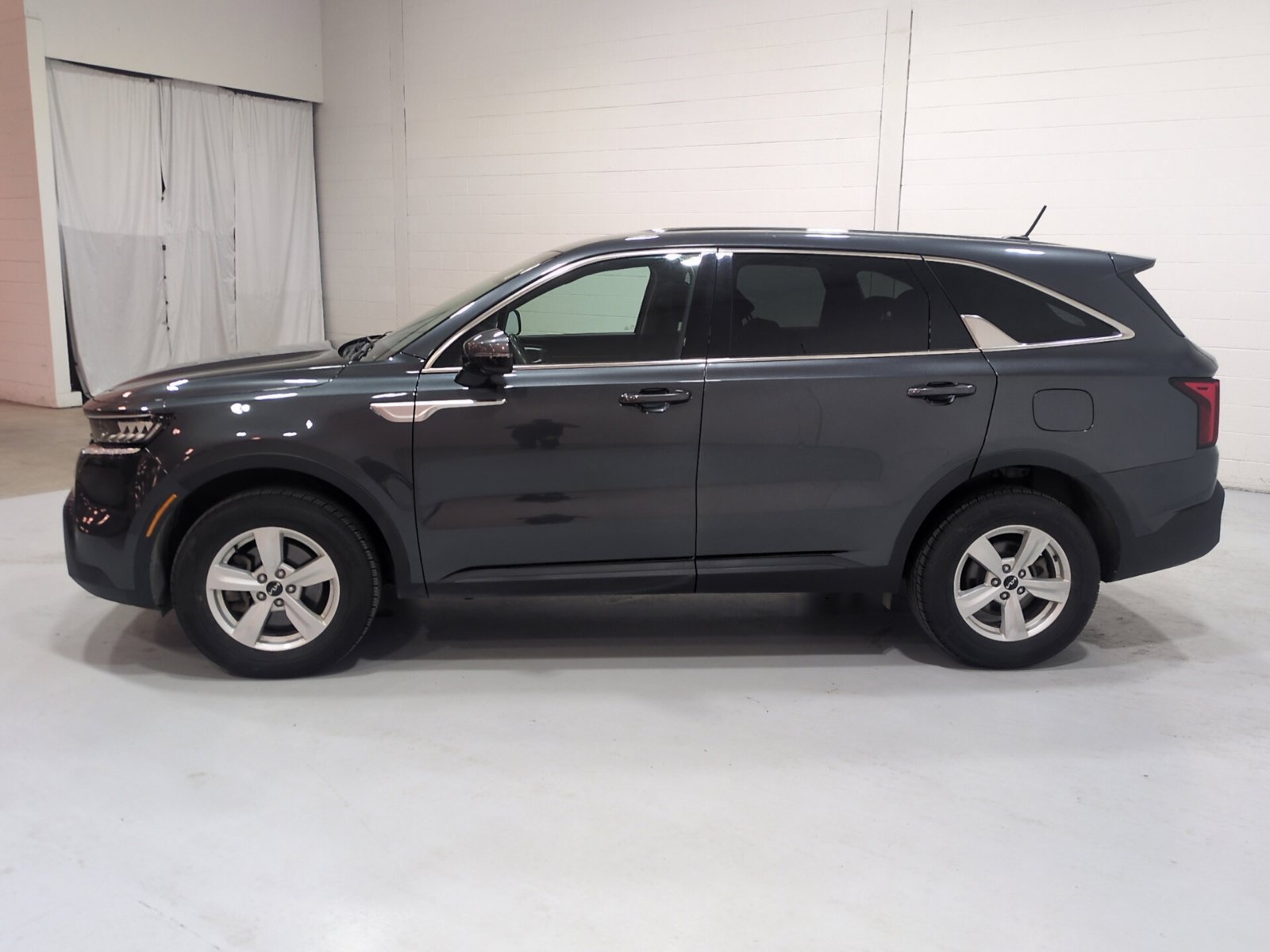 Used 2022 Kia Sorento LX AWD/4WD image 6