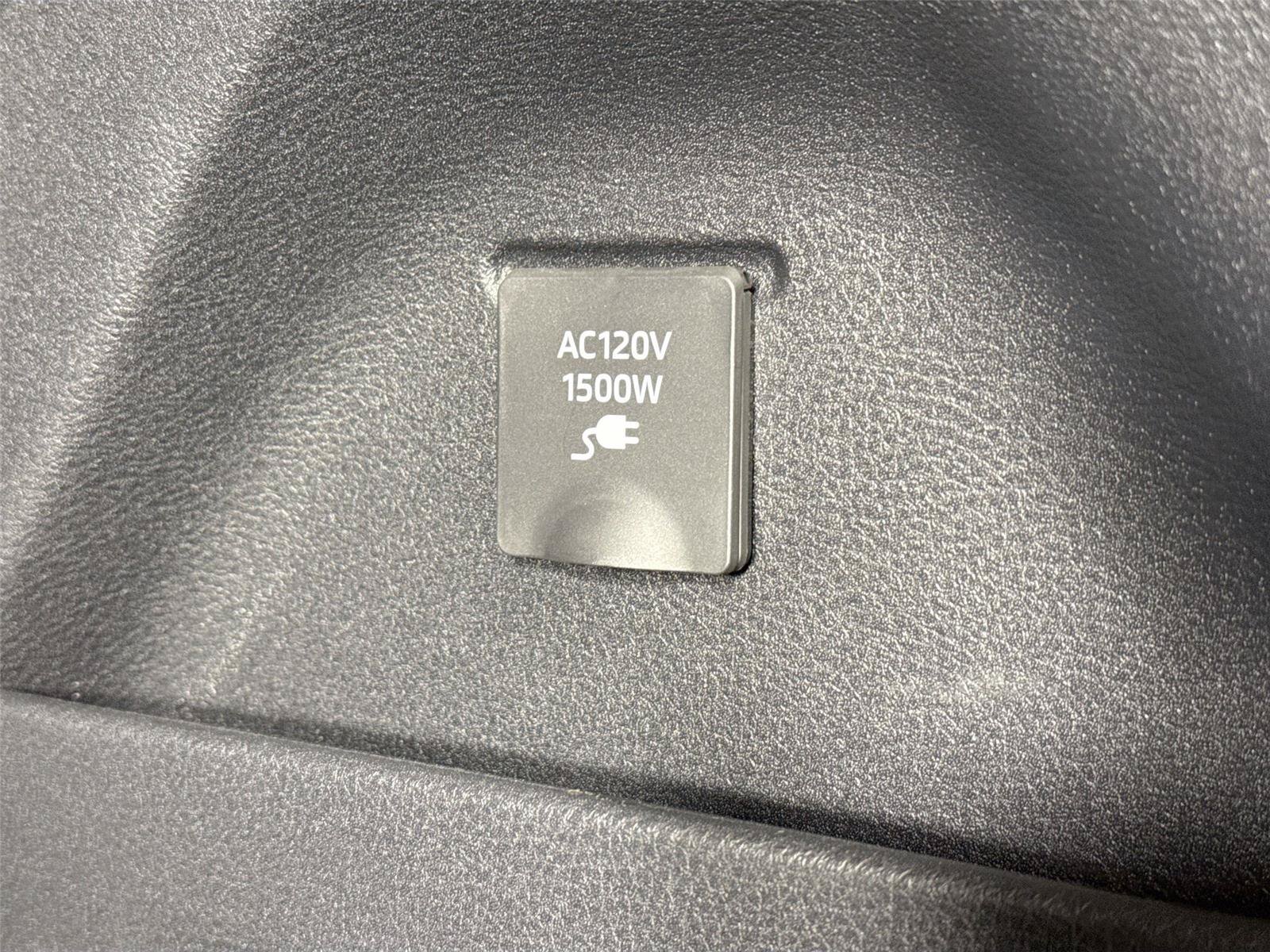 Certified 2025 Toyota Sienna XSE w/ XSE Plus Package FWD image 39
