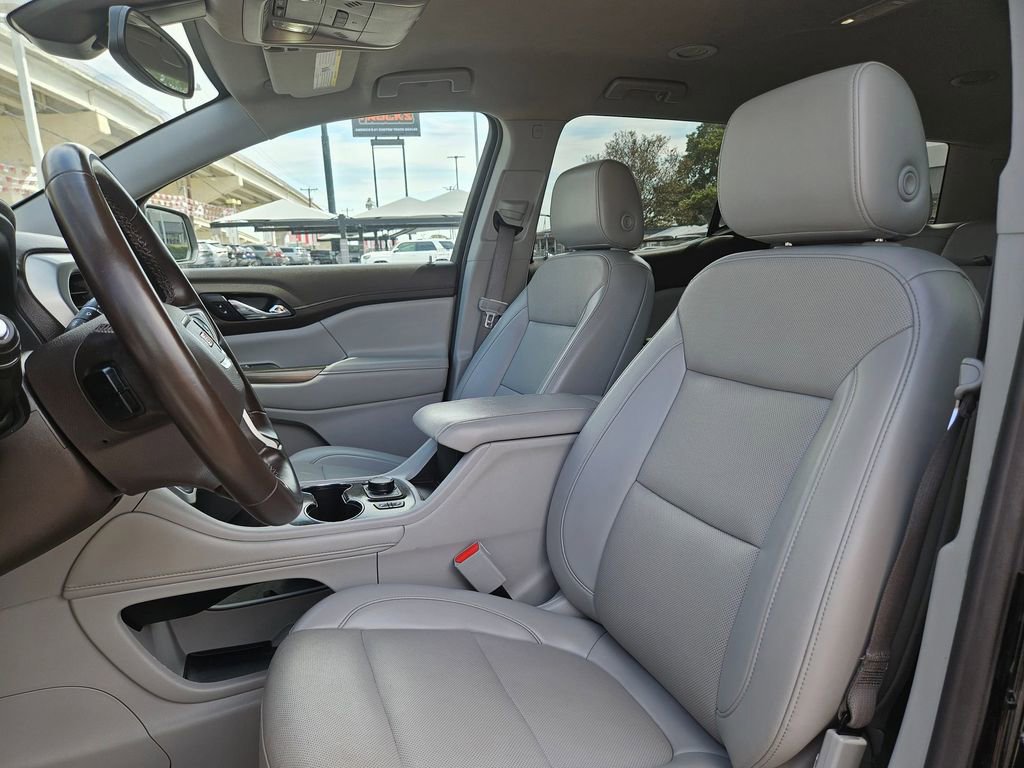 Used 2023 GMC Acadia SLT image 16
