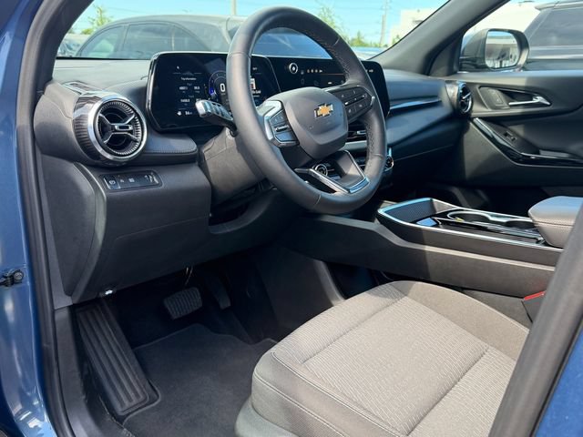 Used 2025 Chevrolet Equinox LT FWD image 11