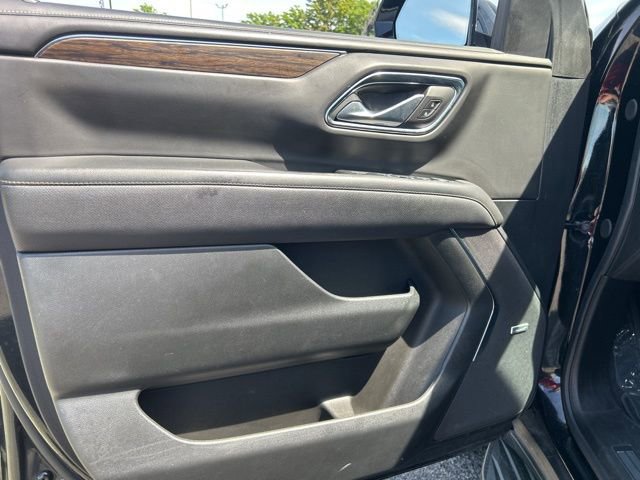 Used 2024 Chevrolet Suburban Premier image 11
