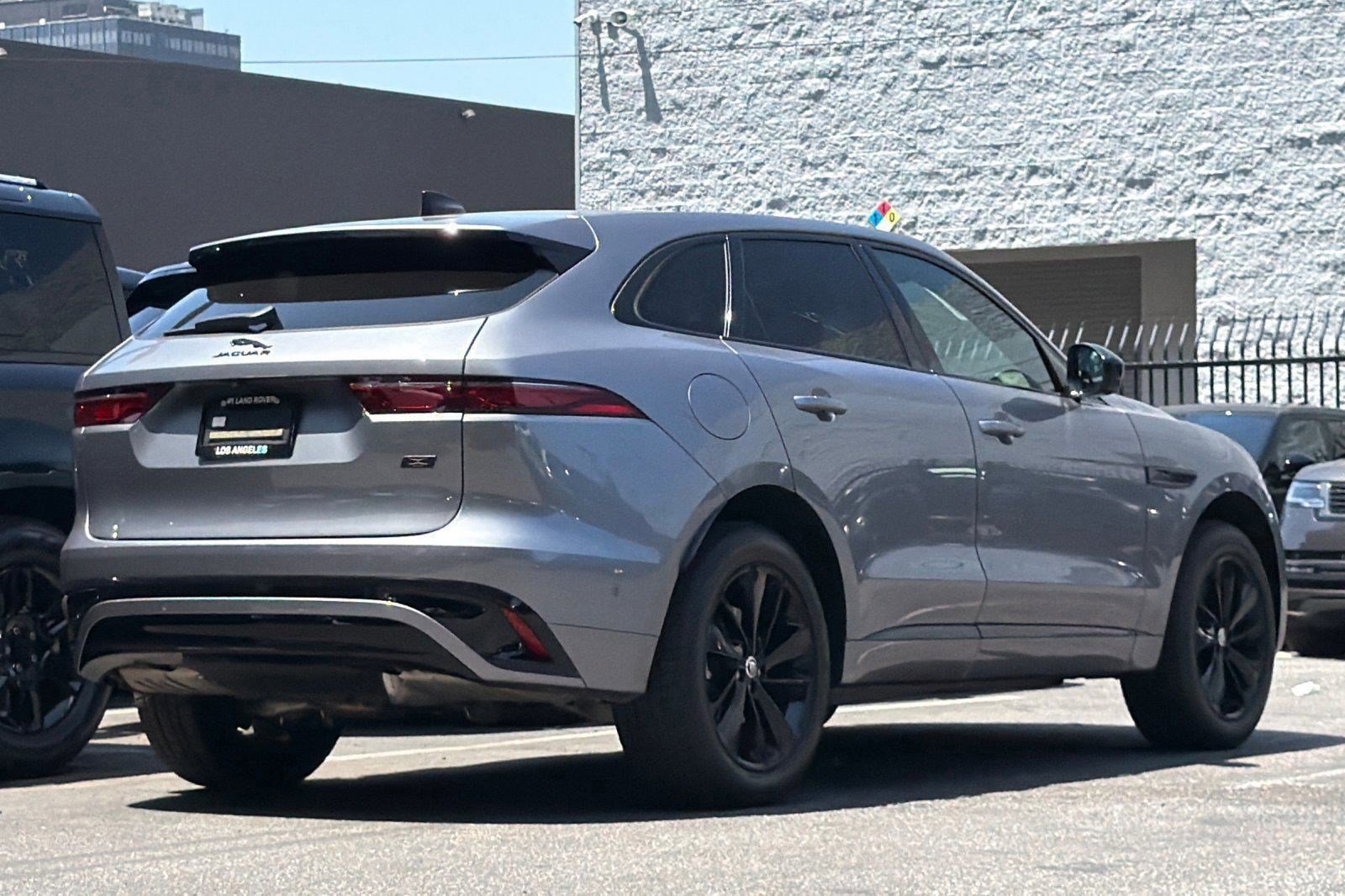 Used 2026 Jaguar F-PACE R-Dynamic S AWD/4WD image 8