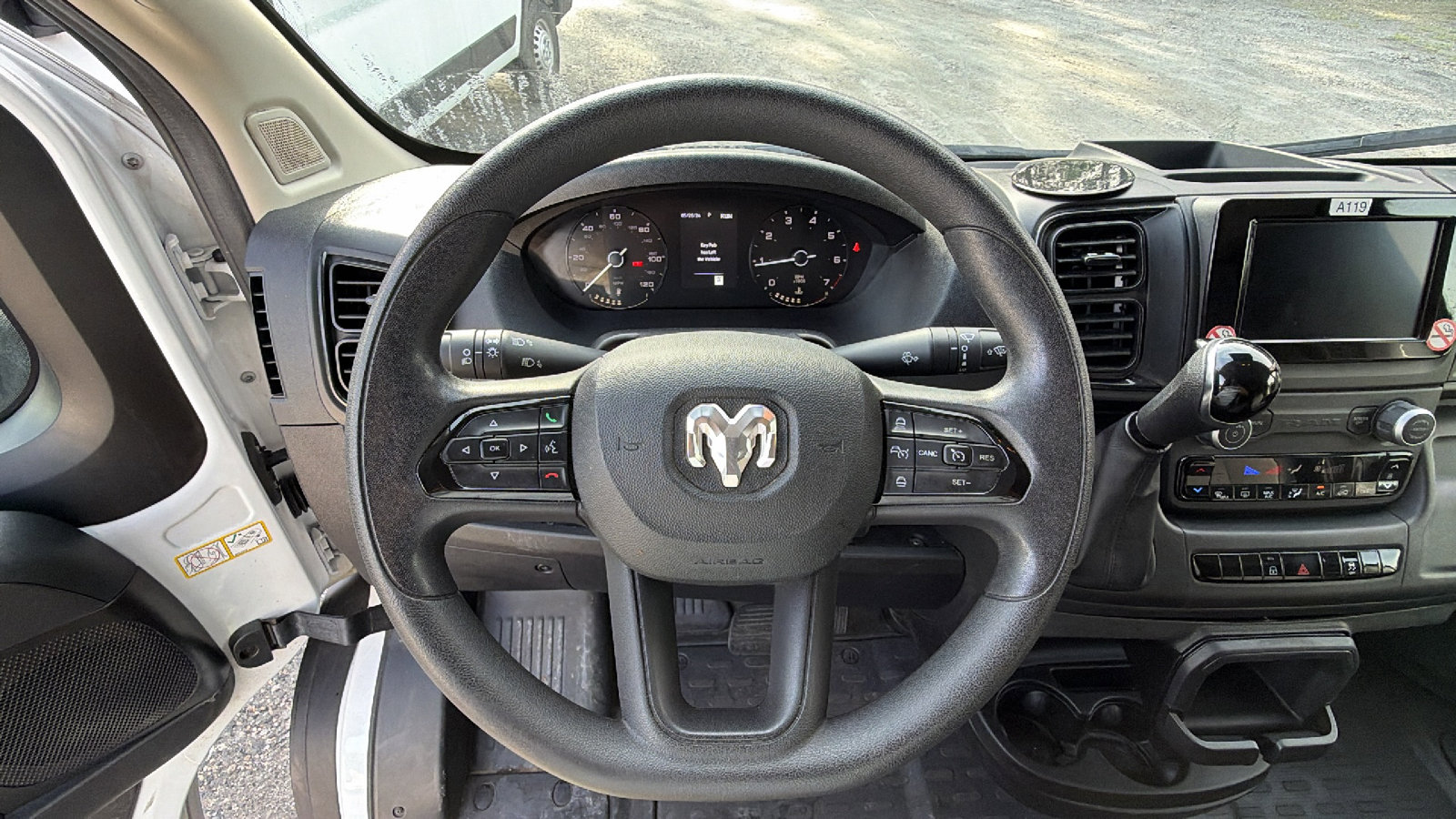 Used 2024 RAM ProMaster 2500 w/ Convenience Group FWD image 22