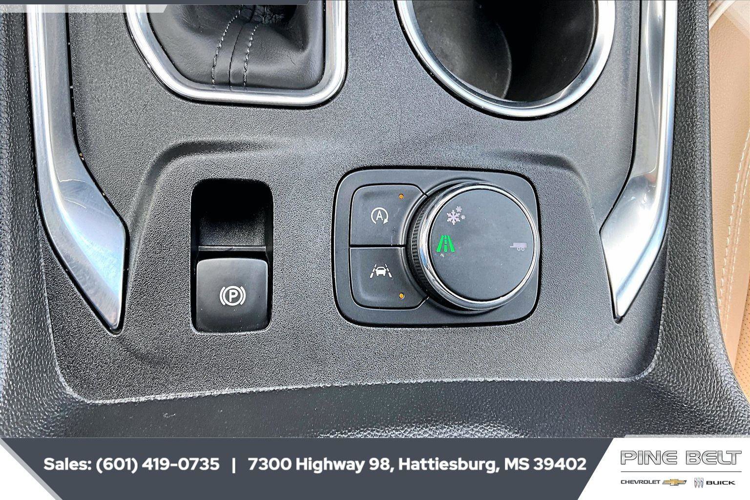 Used 2022 Chevrolet Traverse Premier FWD image 23