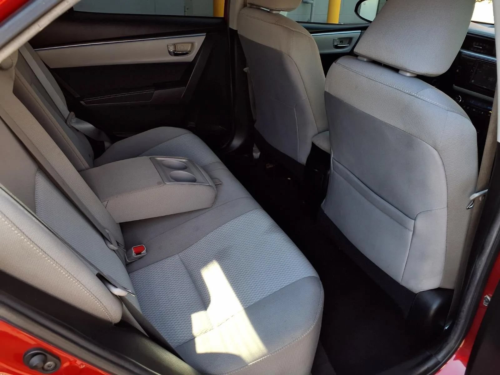 Used 2016 Toyota Corolla LE FWD image 15