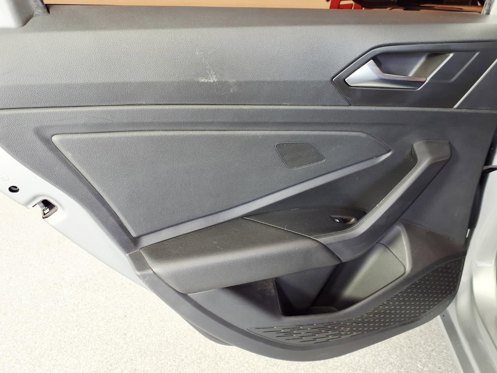 Used 2020 Volkswagen Jetta SE image 24