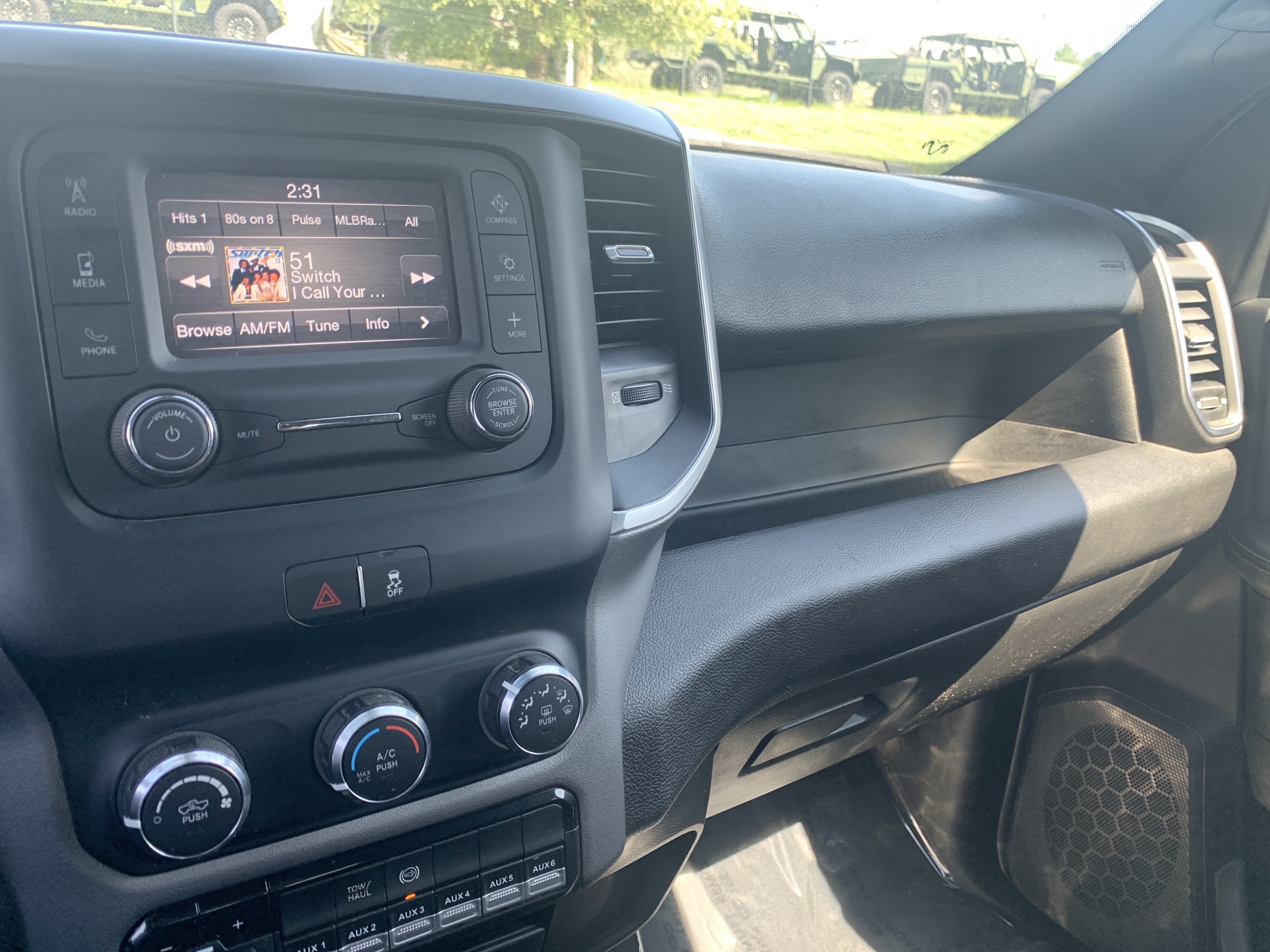 Used 2024 RAM 3500 SLT w/ Quick Order Package 2YG SLT AWD/4WD image 29