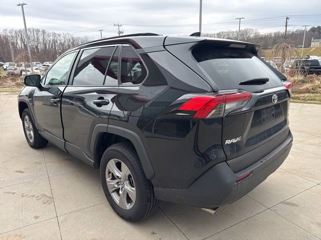 Used 2025 Toyota RAV4 XLE AWD/4WD image 5