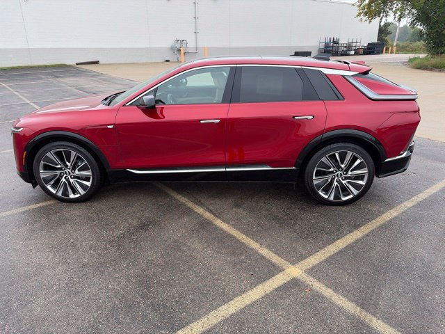 Used 2026 Cadillac Lyriq Signature Luxury w/ Nappa Leather Package AWD/4WD image 3