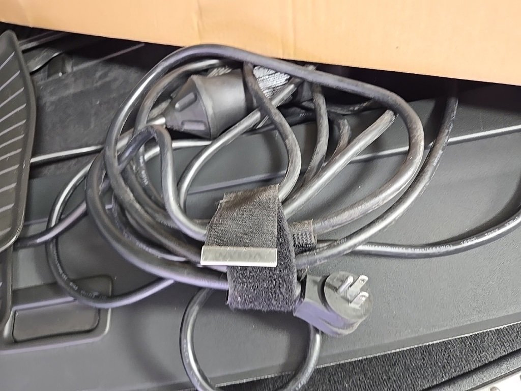 Certified 2024 Volvo XC90 T8 Ultimate w/ Lounge Package image 13