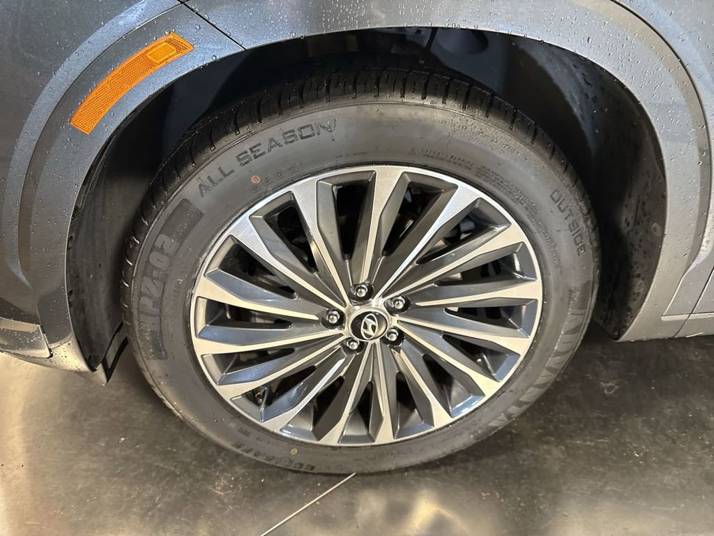 Used 2024 Hyundai Palisade Calligraphy image 10