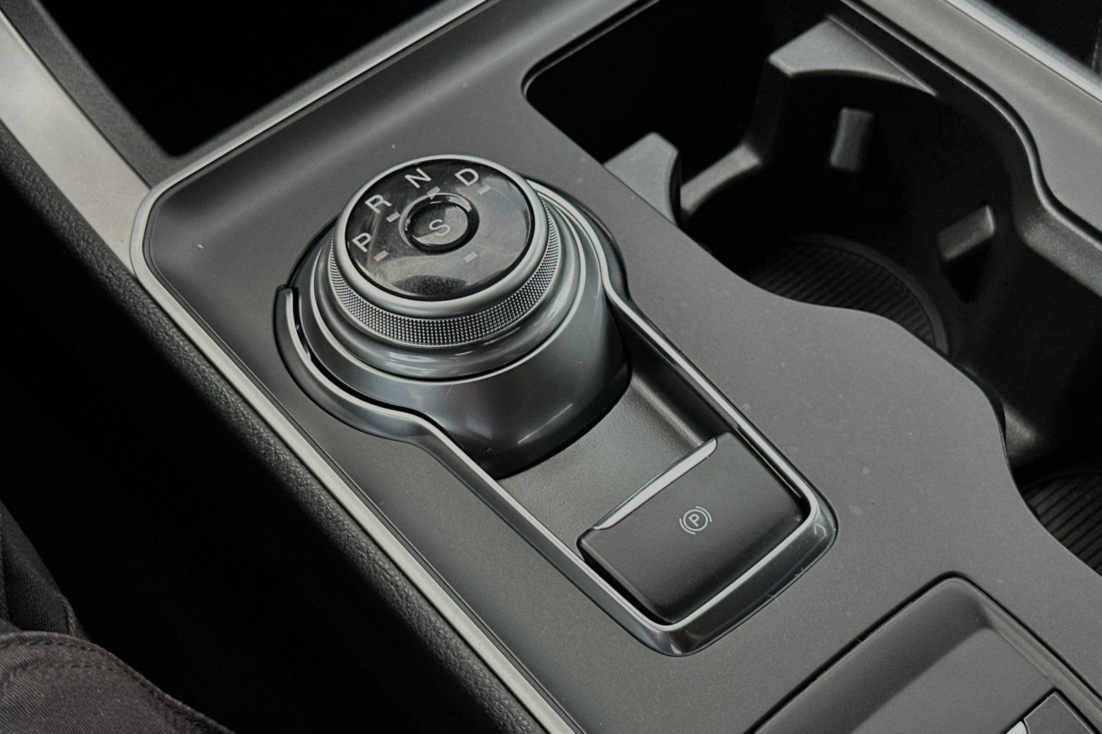 New 2024 Ford Edge SE w/ Black Appearance Package image 19