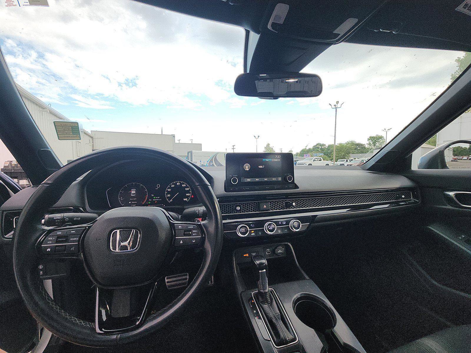 Used 2023 Honda Civic Sport image 17