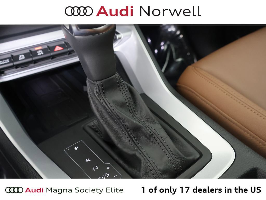 Used 2024 Audi Q3 2.0T Premium w/ Convenience Package image 4