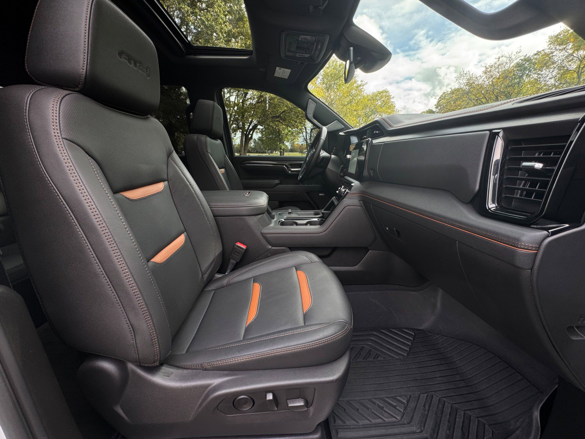 Used 2024 GMC Sierra 2500 AT4 w/ AT4 Preferred Package image 21