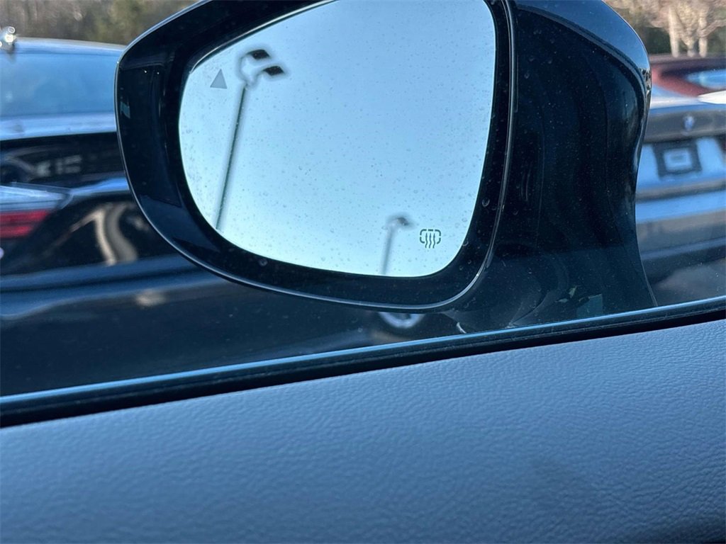 Used 2024 Chrysler Pacifica Touring-L image 31