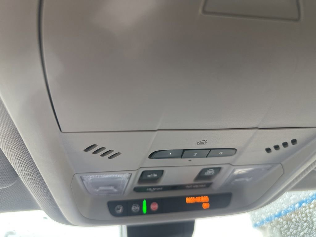 Used 2019 Chevrolet Equinox Premier FWD image 23