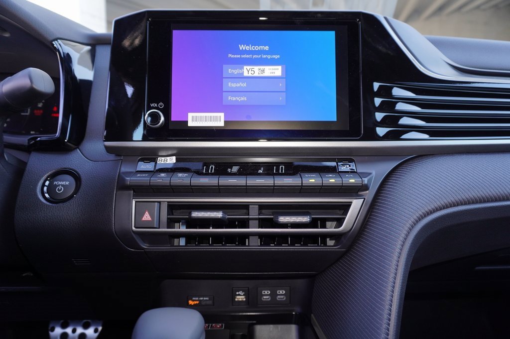 New 2026 Toyota Camry Hybrid image 15