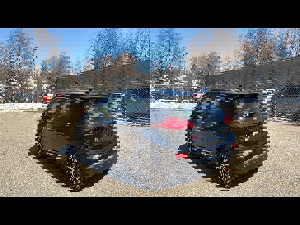Used 2021 Chevrolet Bolt Premier w/ Infotainment Package image 4