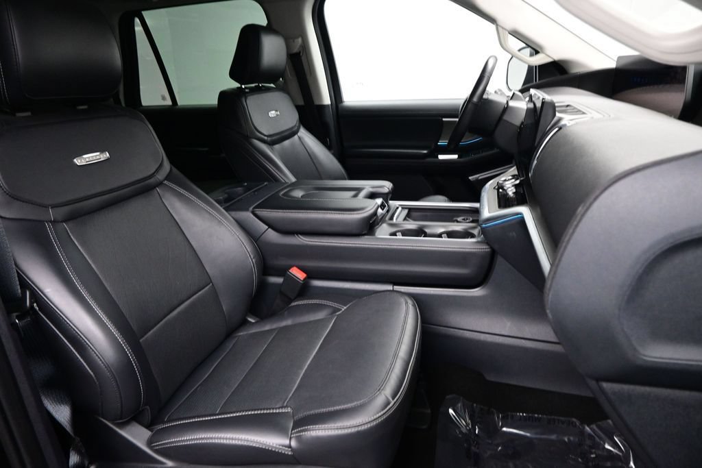 Used 2025 Ford Expedition Max Platinum AWD/4WD image 12