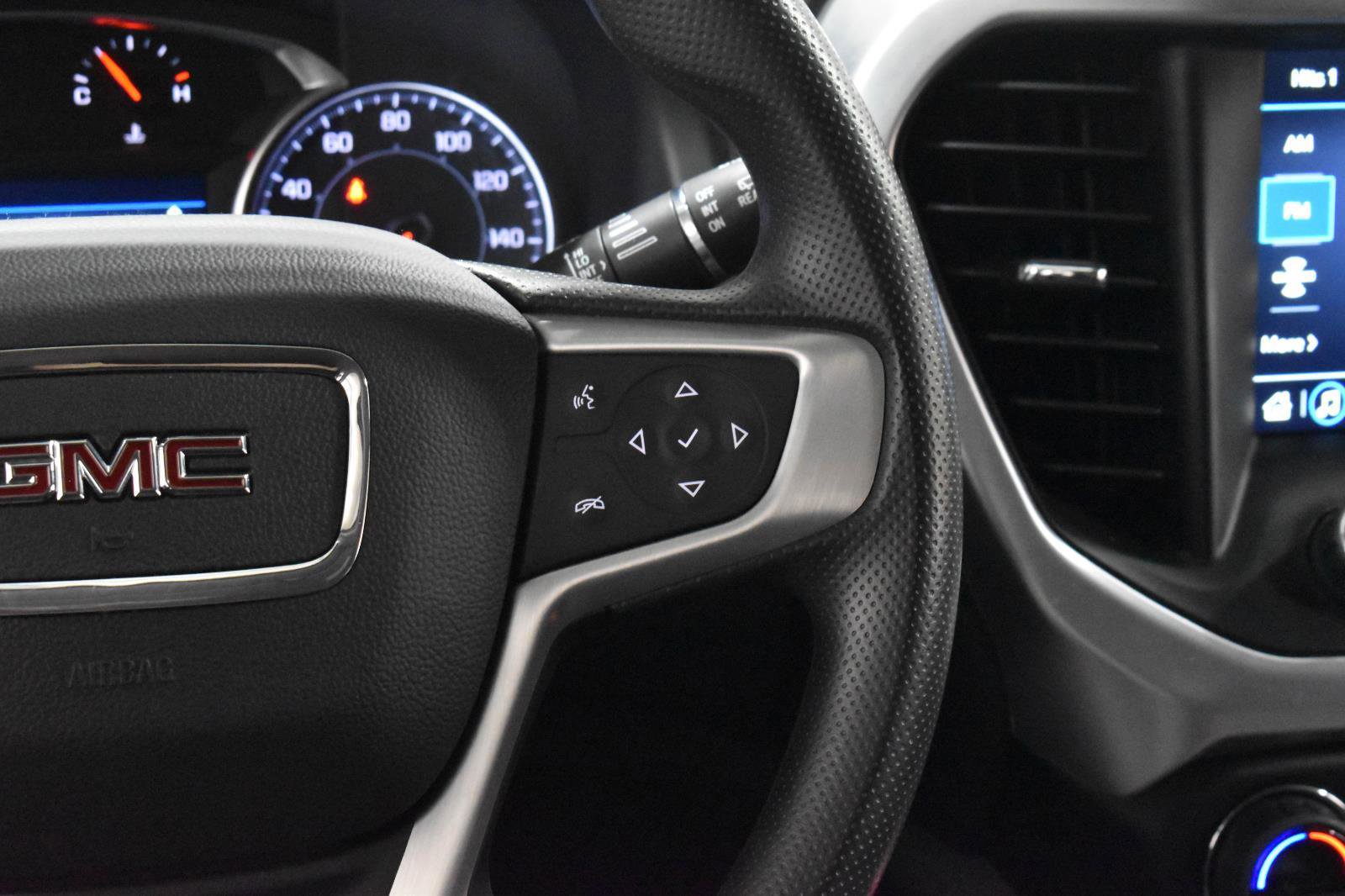 Used 2023 GMC Acadia SLE w/ Driver Convenience Package image 9