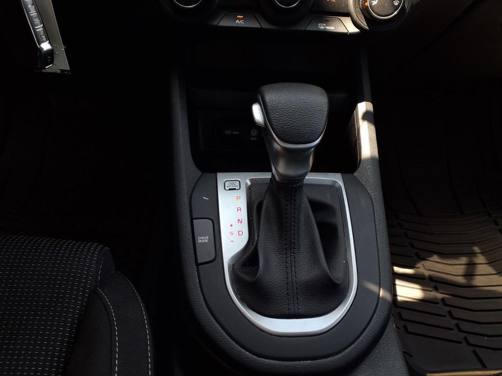 Used 2020 Kia Forte LXS FWD image 10