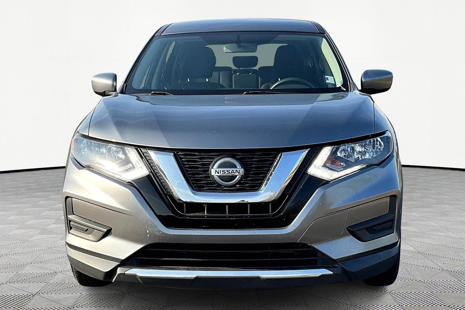 Used 2018 Nissan Rogue S image 3