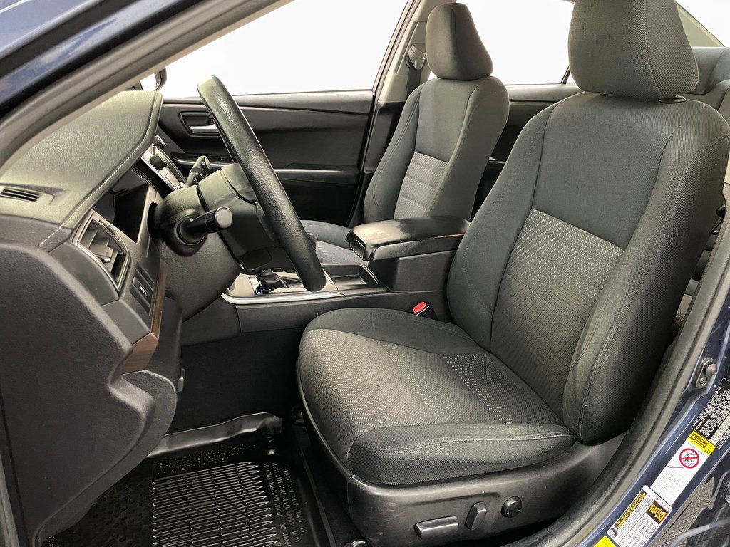 Used 2016 Toyota Camry LE image 18