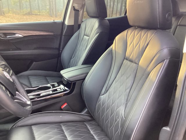 Used 2023 Buick Envision Avenir image 9