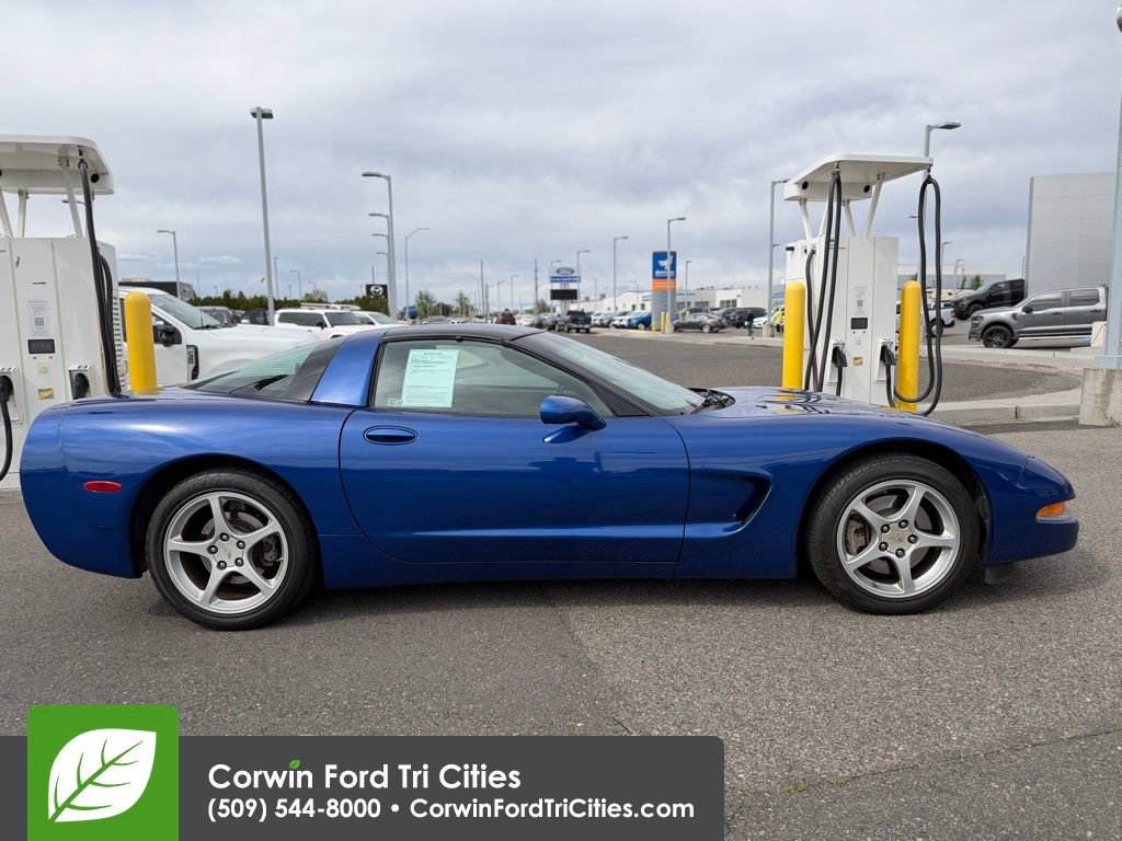 Used 2003 Chevrolet Corvette Coupe w/ Preferred Equipment Group RWD image 9
