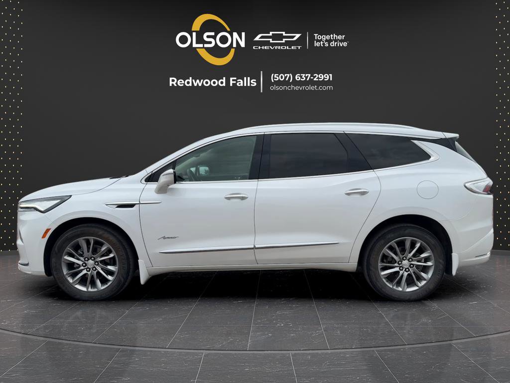 Used 2022 Buick Enclave Avenir w/ Avenir Technology Package AWD/4WD image 2